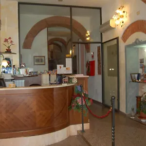 leonardo-pisa.it-tuscanyhotel.com/